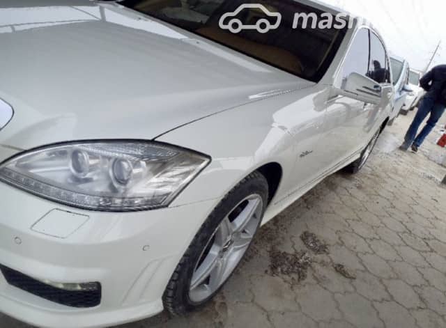 Mercedes-Benz S-Класс V (W221) 550 5.5 AT 4WD