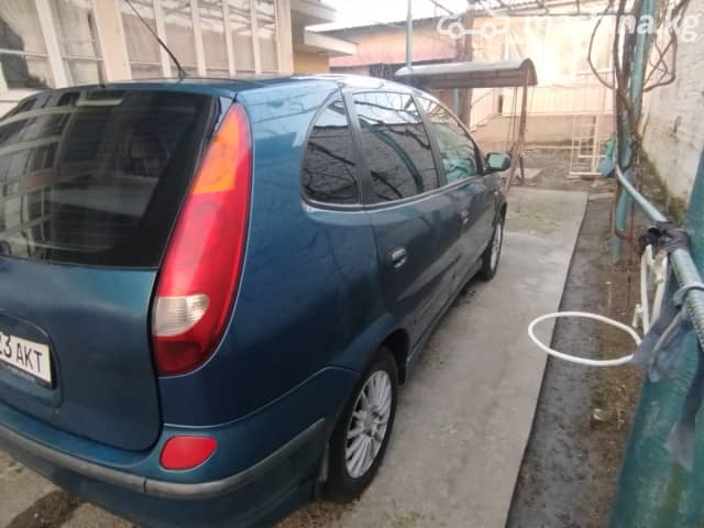 Nissan Almera Tino 1.8 MT