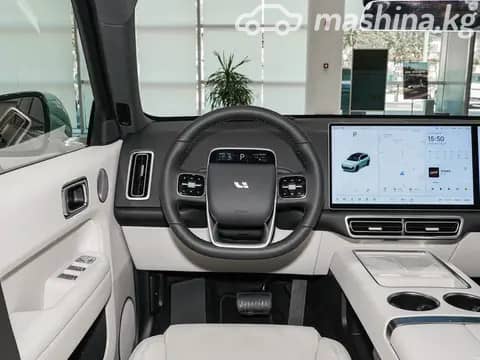 LiXiang L6 1.5hyb AT 4WD