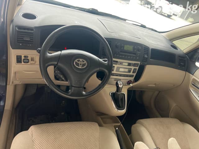Toyota Corolla Verso I 1.8 MT