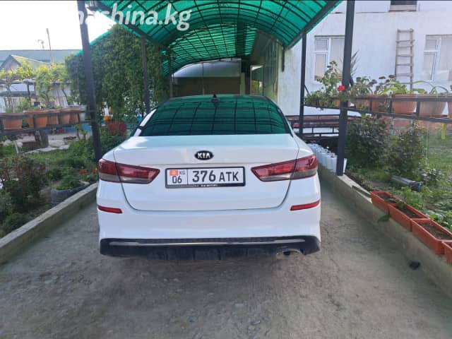 Kia K5 II 2.0 AT