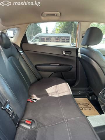 Kia K5 II 2.0 AT