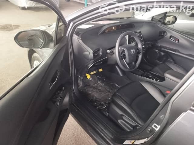 Toyota Prius IV Рестайлинг (XW50) 1.8hyb AT