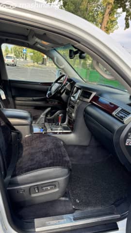 Lexus LX III Рестайлинг 570 5.7 AT 4WD