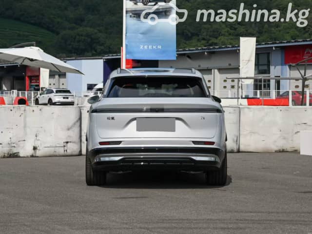 Lynk & Co 900 2.0hyb AT 4WD