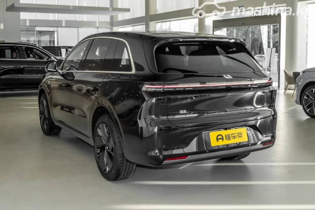 LiXiang L6 1.5hyb AT 4WD