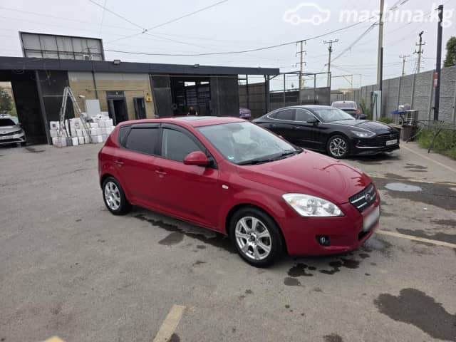 Kia Ceed I 2.0 MT