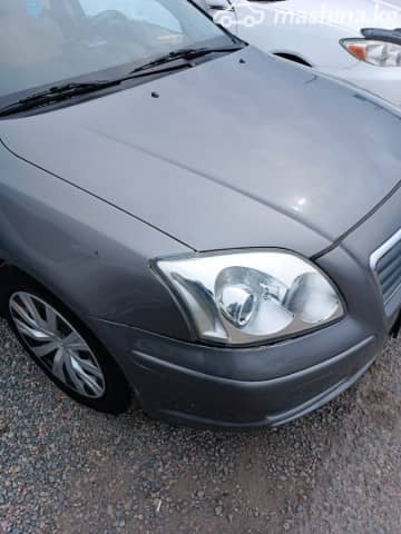 Toyota Avensis II 1.8 MT
