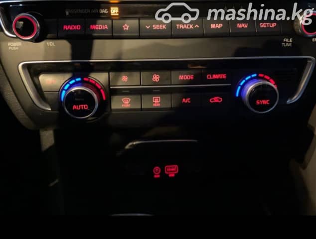 Kia K5 II 2.0 AT