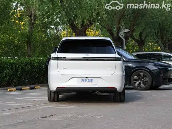 LiXiang L6 1.5hyb AT 4WD