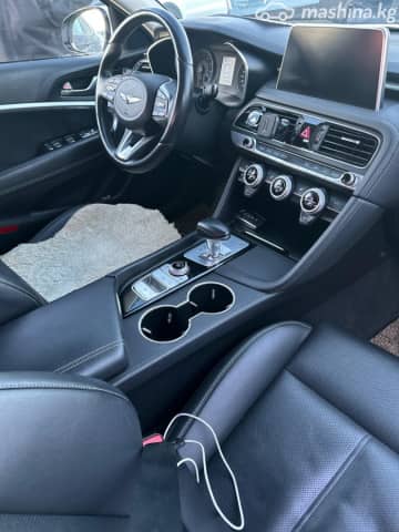 Genesis G70 I 2.0 AT 4WD