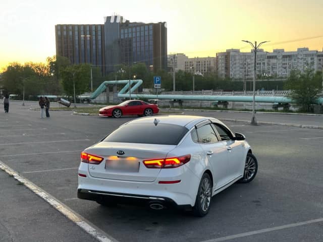 Kia K5 II 2.0 AT
