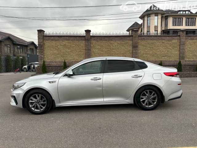 Kia K5 II 2.0 AT