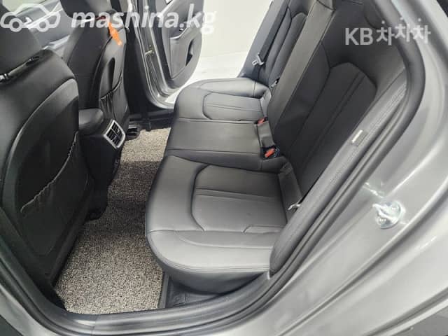 Kia K5 III 2.0hyb AT