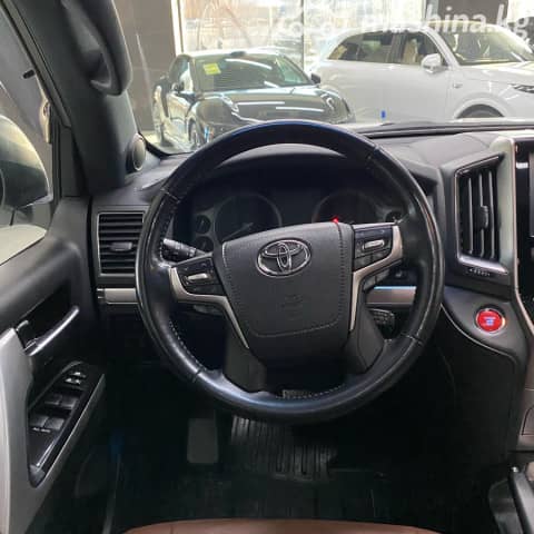 Toyota Land Cruiser 200 Series Рестайлинг 2 4.6 AT 4WD