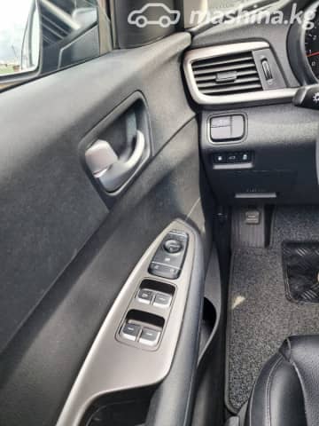 Kia K5 II 2.0 AT