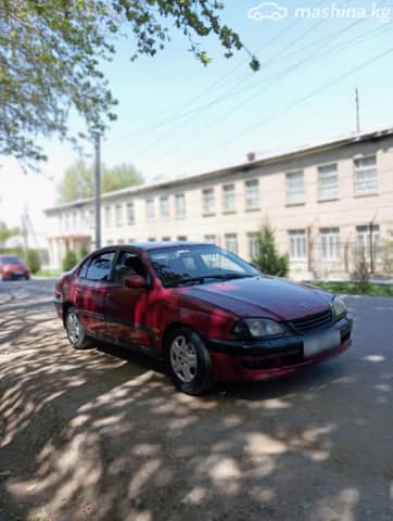 Toyota Avensis I 1.6 MT