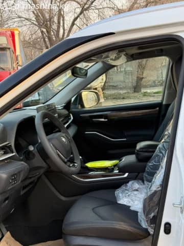 Toyota Highlander IV (U70) 2.0 AT 4WD