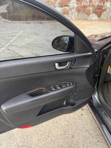Kia K5 II 2.0 AT