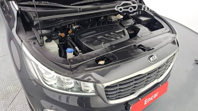 Kia Carnival III 2.2d AT