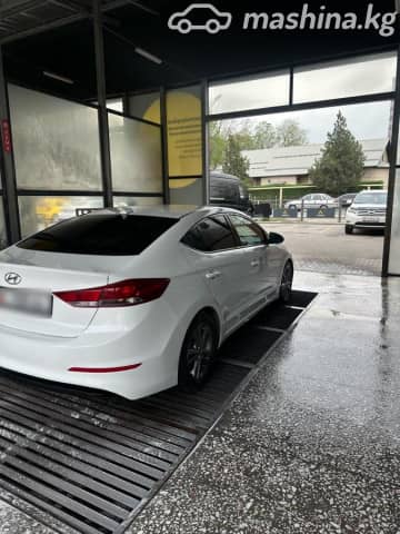 Hyundai Elantra VI (AD) 2.0 AT