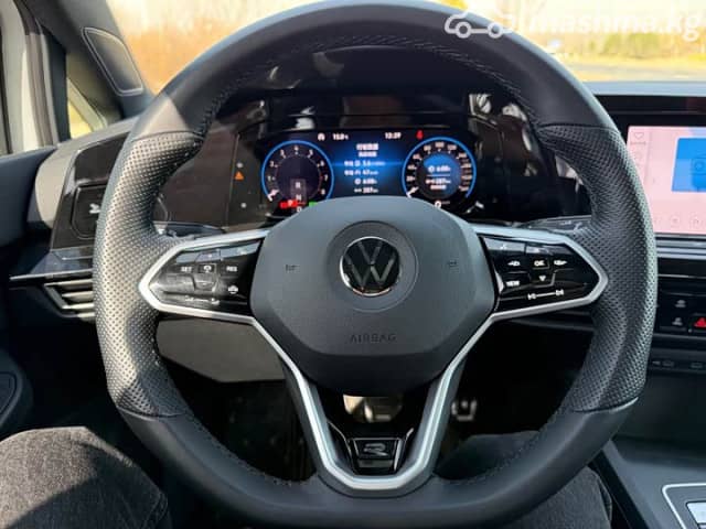 Volkswagen Golf VIII 1.4 AT