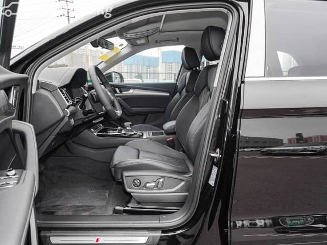 Audi Q5 III 40 TFSI 2.0 AMT 4WD