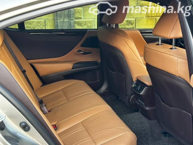 Lexus ES VII 300h 2.5hyb CVT
