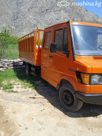 Mercedes-Benz Бортовой (4х2)