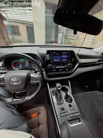 Toyota Highlander IV (U70)