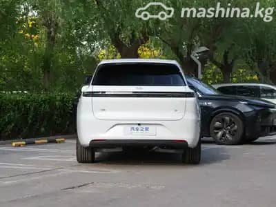 LiXiang L6 1.5hyb AT 4WD