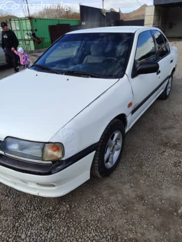 Nissan Primera I (P10) 1.6 MT