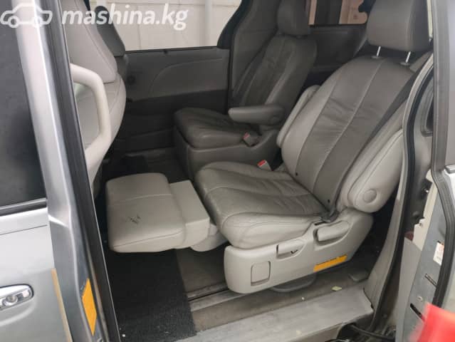 Toyota Sienna III 3.5 AT 4WD