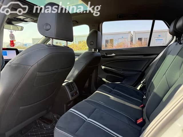 Volkswagen Golf VIII 1.4 AT