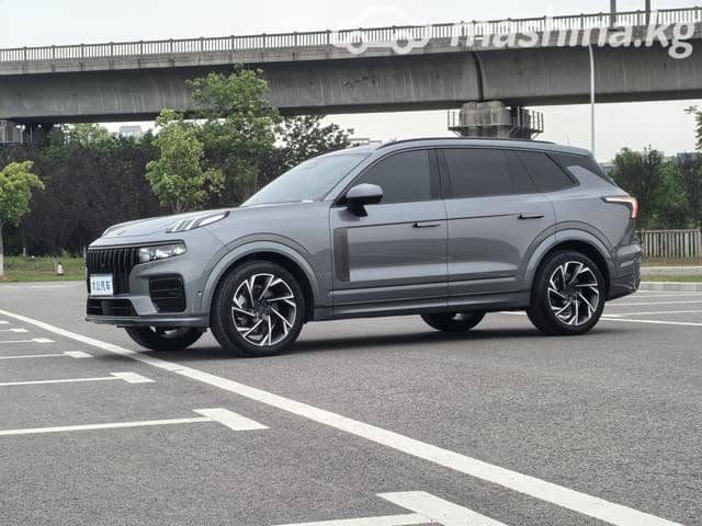 Lynk & Co 09 MHEV 2.0 AT 4WD