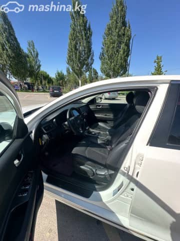 Kia K5 II 2.0 AT