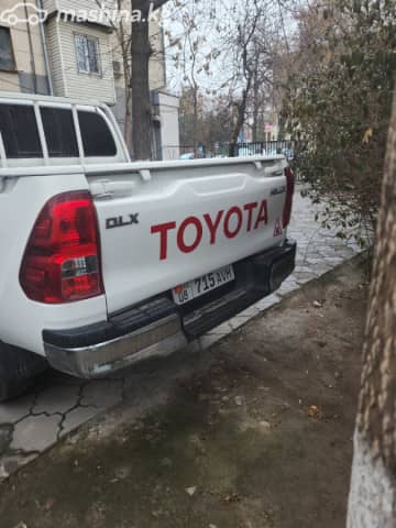 Toyota Hilux VIII Рестайлинг 2.7 AT 4WD