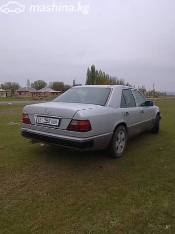 Mercedes-Benz E-Класс I (W124) 220 2.2 MT