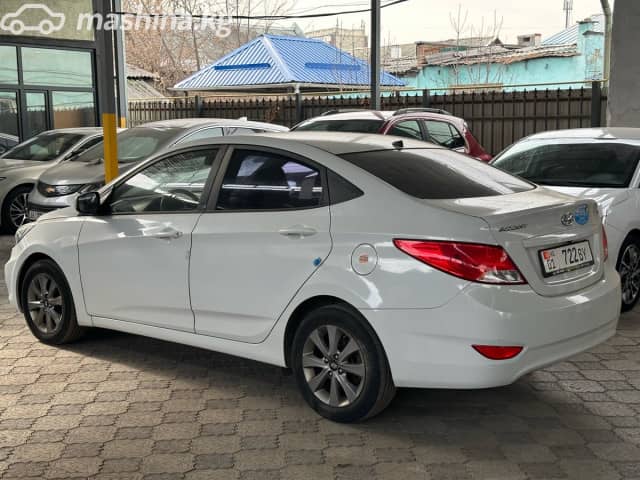 Hyundai Accent IV 1.4 CVT