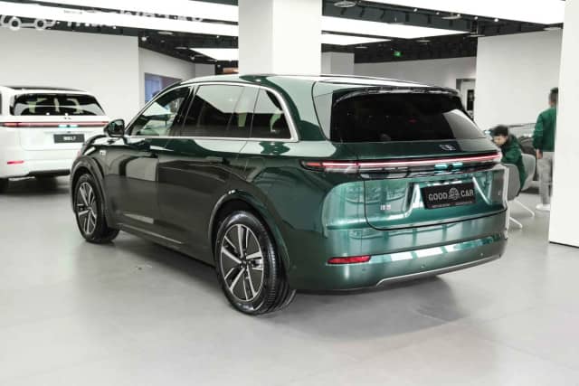 LiXiang L7 Рестайлинг 1.5hyb AT 4WD