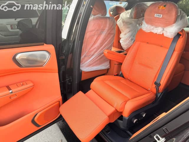 Lynk & Co 900 2.0hyb AT 4WD