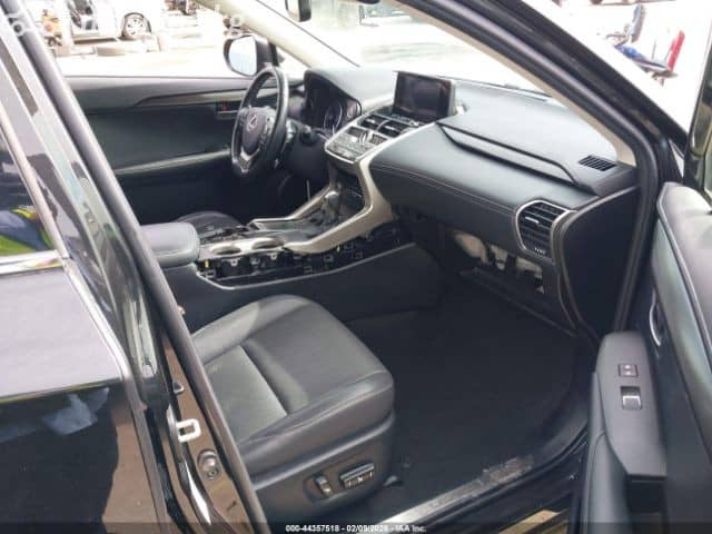 Lexus NX I Рестайлинг 200 2.0 CVT