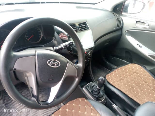 Hyundai Solaris I Рестайлинг 1.6 MT
