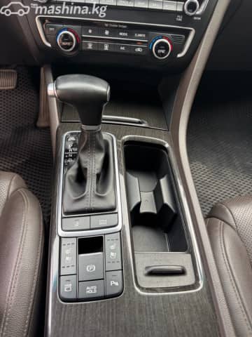 Kia K5 II 2.0 AT