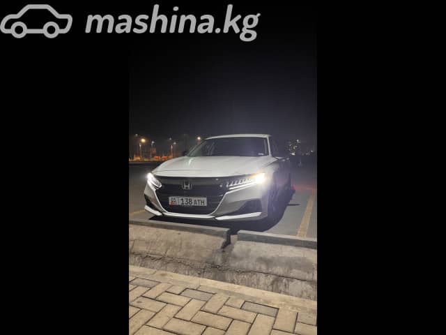 Honda Accord X Рестайлинг 2.0 AT