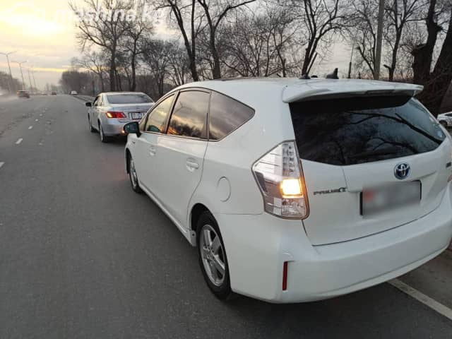 Toyota Prius III Рестайлинг (XW30) Plug-in Hybrid 1.8hyb AT