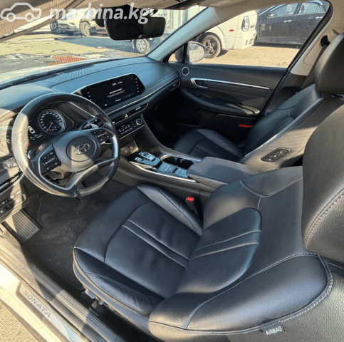 Hyundai Sonata VIII (DN8) 2.0hyb AT