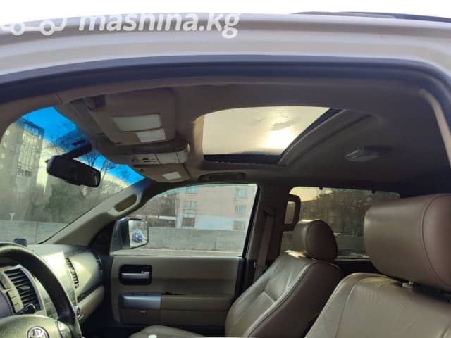 Toyota Sequoia II 5.7 AT