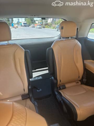Kia Carnival IV 2.2d AT
