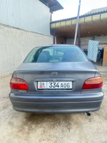 Toyota Avensis I Рестайлинг 1.6 MT